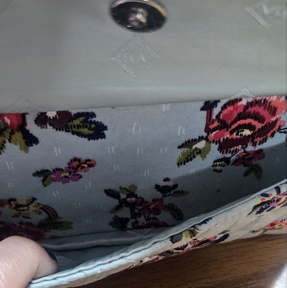 Crossbody - Picture 2 of 4